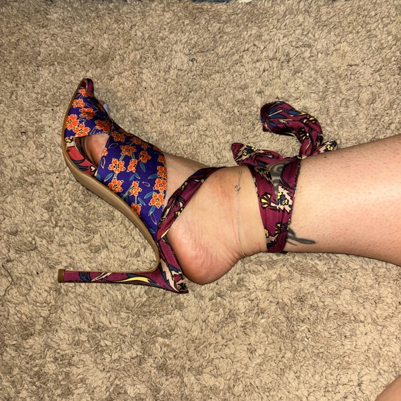 Jessica Simpson Multi-Color Heels - Picture 10 of 12